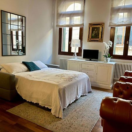 Santa Caterina: Charming Apartment Тревизо Екстериор снимка